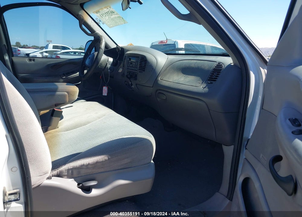 2001 FORD EXPEDITION XLT VIN: 1FMPU16L31LB46303