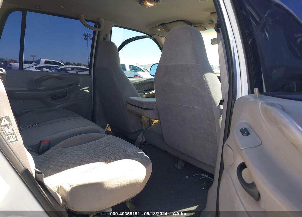 2001 FORD EXPEDITION XLT VIN: 1FMPU16L31LB46303