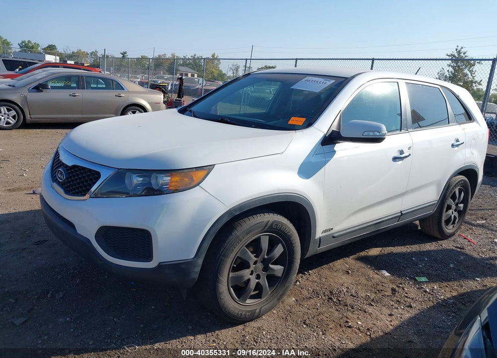 2011 KIA SORENTO LX VIN: 5XYKTCA11BG023969