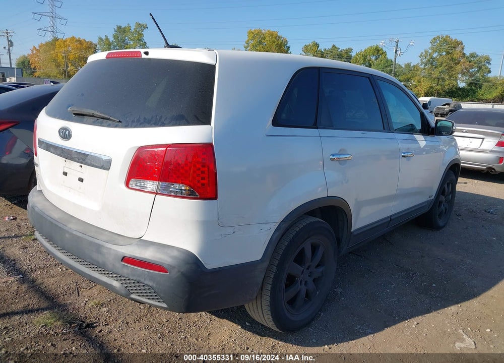 2011 KIA SORENTO LX VIN: 5XYKTCA11BG023969