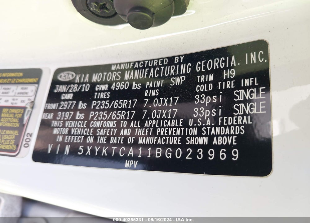 2011 KIA SORENTO LX VIN: 5XYKTCA11BG023969