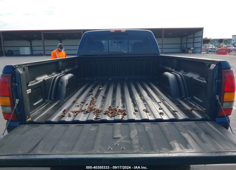 2000 CHEVROLET SILVERADO 2500 LS VIN: 1GCGK24U6YE122118