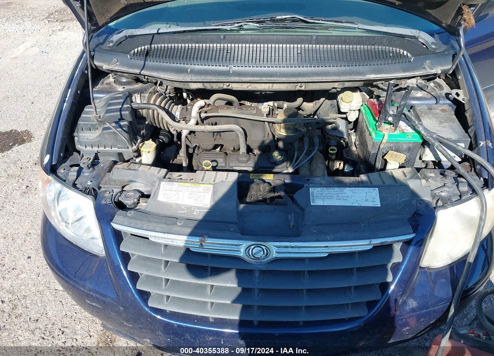 2005 CHRYSLER TOWN & COUNTRY LX VIN: 2C4GP44R35R151275