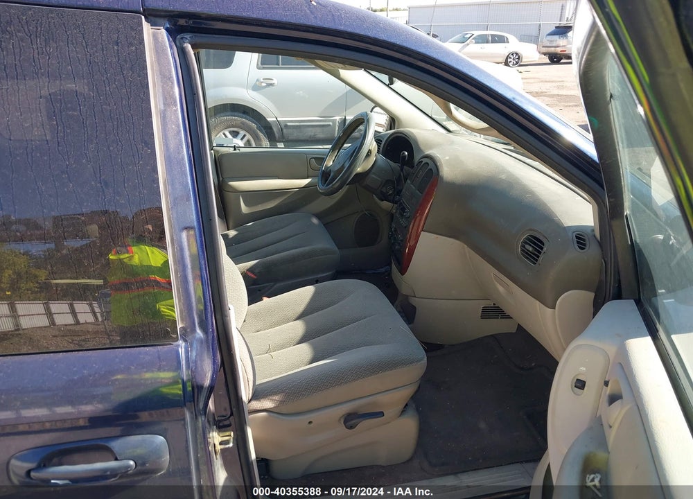 2005 CHRYSLER TOWN & COUNTRY LX VIN: 2C4GP44R35R151275