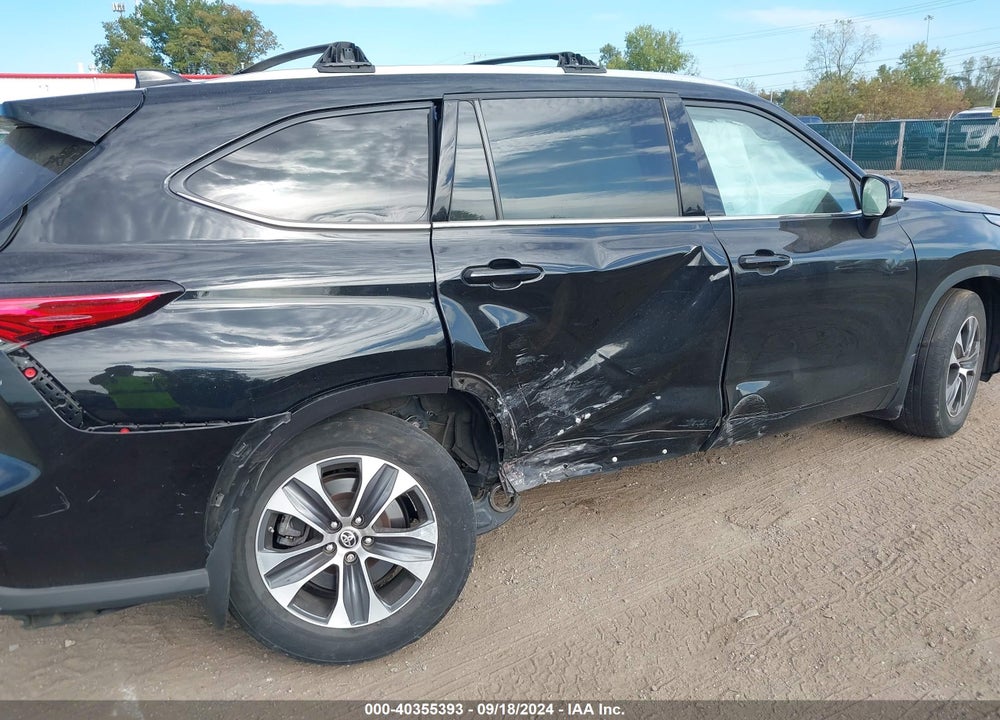 2021 TOYOTA HIGHLANDER XLE VIN: 5TDGZRBHXMS151362
