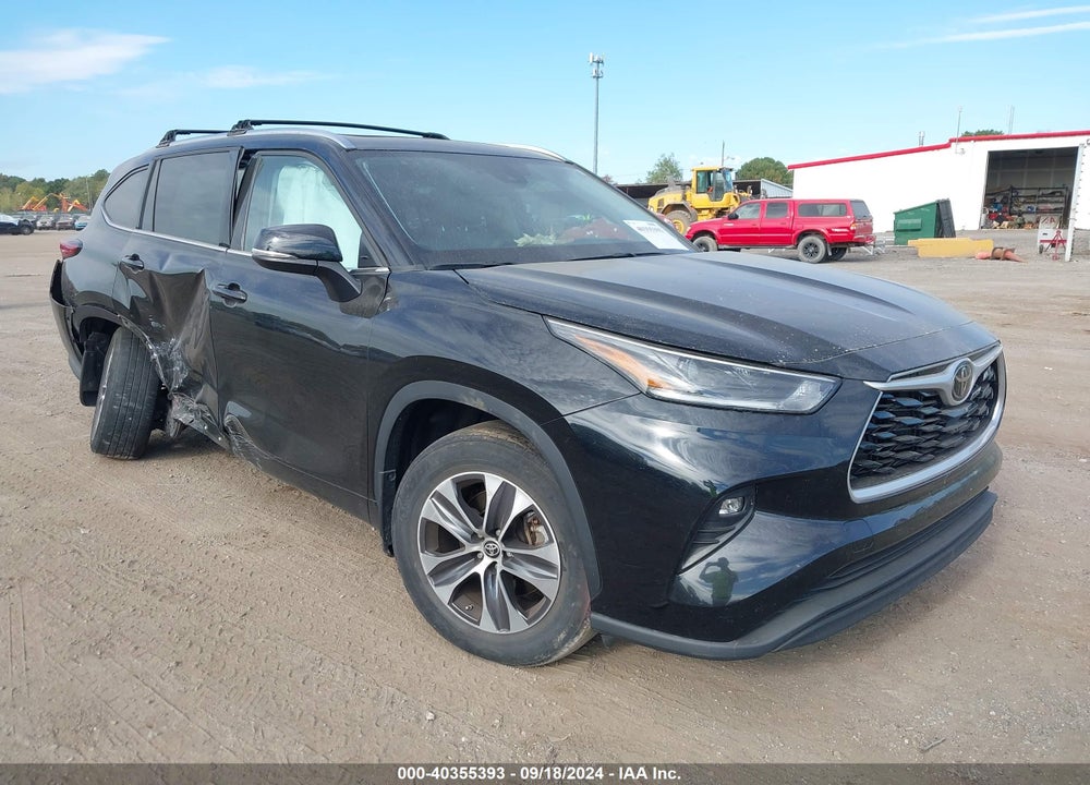 2021 TOYOTA HIGHLANDER XLE VIN: 5TDGZRBHXMS151362