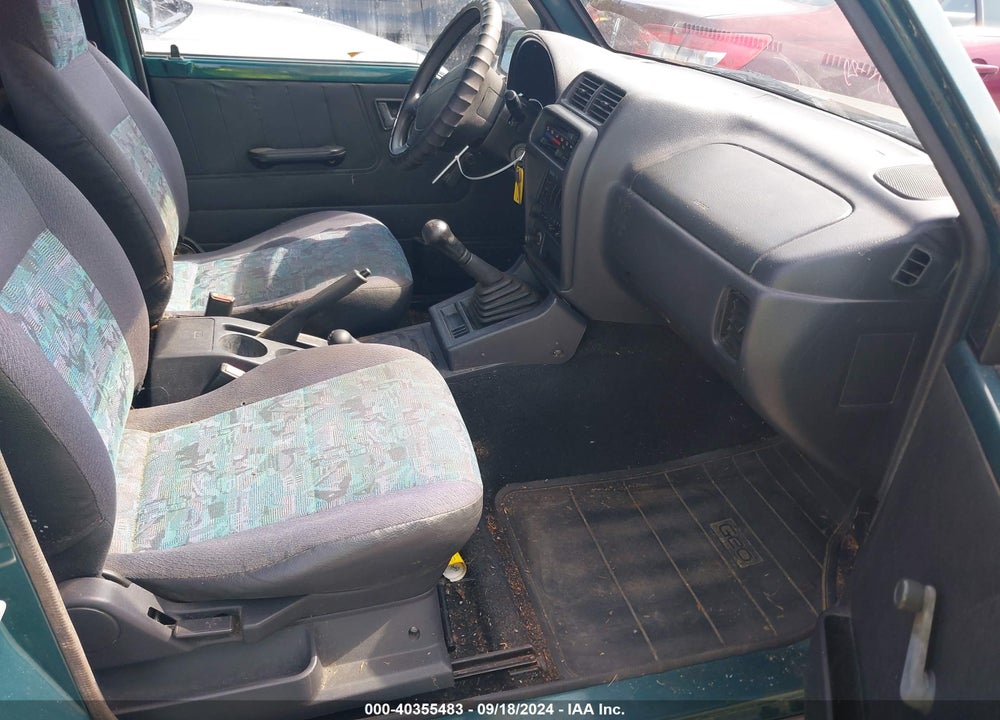 1996 GEO TRACKER VIN: 2CNBJ1861T6931912