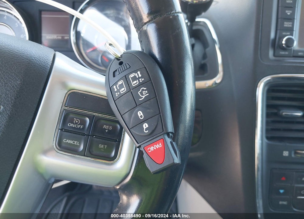2013 CHRYSLER TOWN & COUNTRY TOURING VIN: 2C4RC1BG5DR583627
