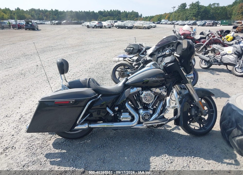 2014 HARLEY-DAVIDSON FLHX STREET GLIDE VIN: 1HD1KBM13EB673775