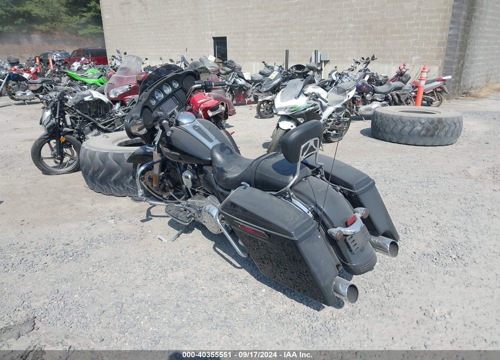 2014 HARLEY-DAVIDSON FLHX STREET GLIDE VIN: 1HD1KBM13EB673775