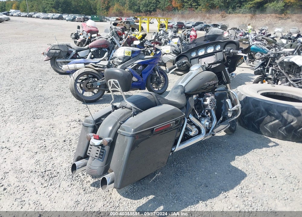 2014 HARLEY-DAVIDSON FLHX STREET GLIDE VIN: 1HD1KBM13EB673775