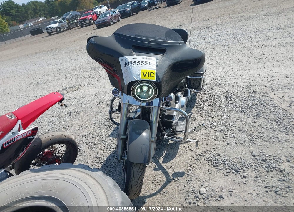 2014 HARLEY-DAVIDSON FLHX STREET GLIDE VIN: 1HD1KBM13EB673775