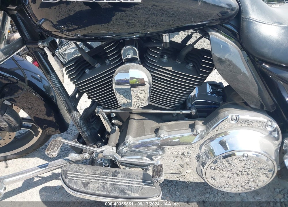 2014 HARLEY-DAVIDSON FLHX STREET GLIDE VIN: 1HD1KBM13EB673775