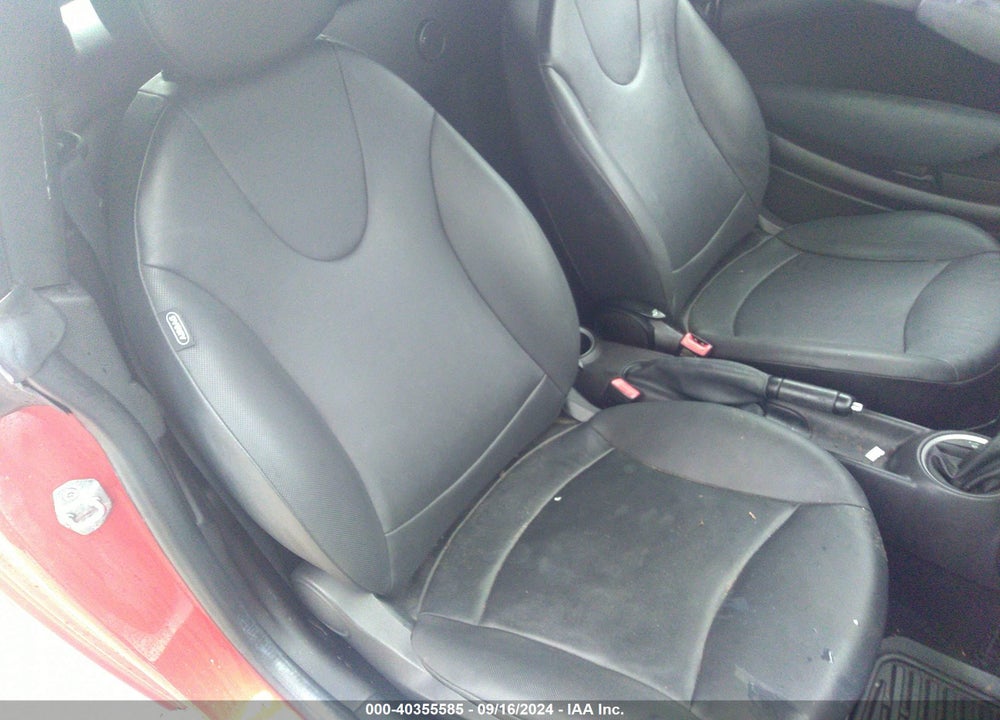 2013 MINI ROADSTER COOPER VIN: WMWSY1C56DT625292