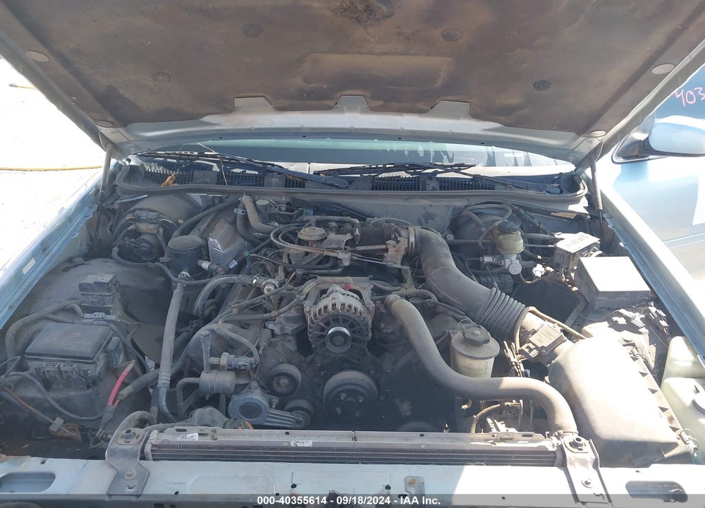 1999 FORD CROWN VICTORIA VIN: 2FAFP73W4XX173696