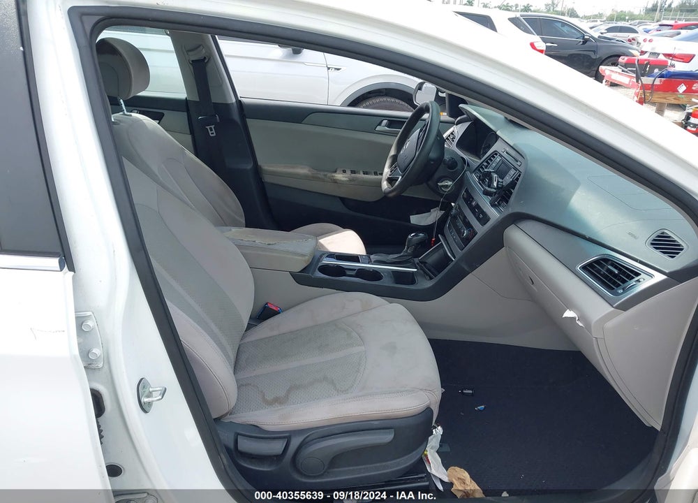 2015 HYUNDAI SONATA VIN: 5NPE24AF1FH249428