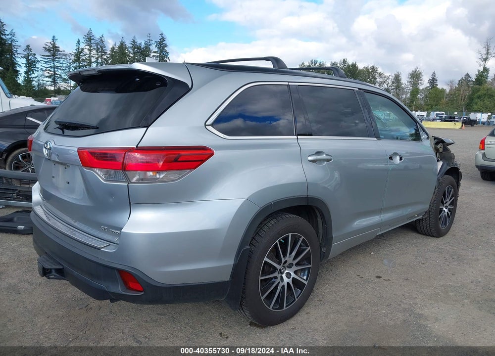 2017 TOYOTA HIGHLANDER SE VIN: 5TDJZRFH4HS400681