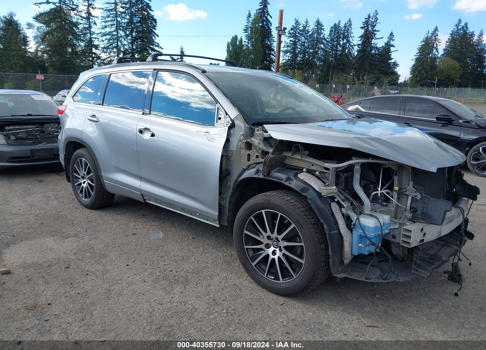 2017 TOYOTA HIGHLANDER SE VIN: 5TDJZRFH4HS400681