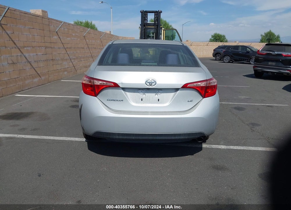 2018 TOYOTA COROLLA LE VIN: 5YFBURHE1JP829863