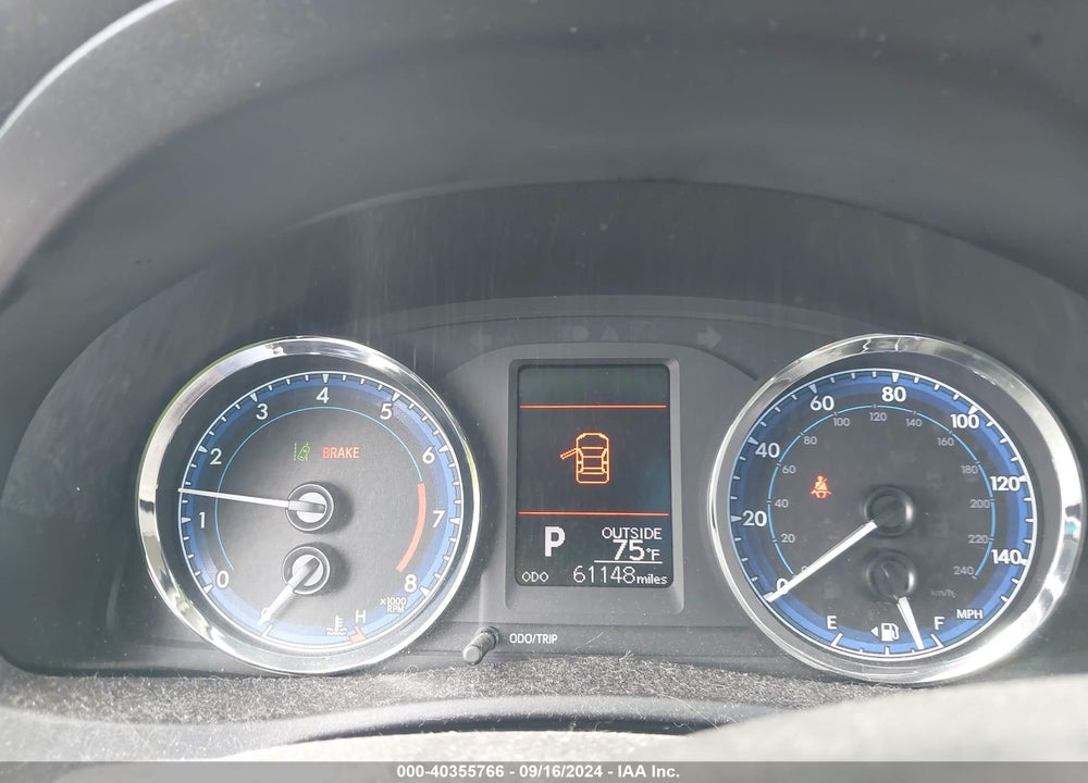 2018 TOYOTA COROLLA LE VIN: 5YFBURHE1JP829863
