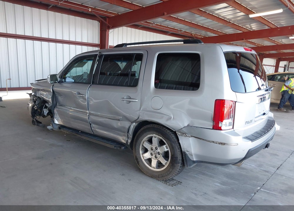 2011 HONDA PILOT TOURING VIN: 5FNYF4H94BB076630