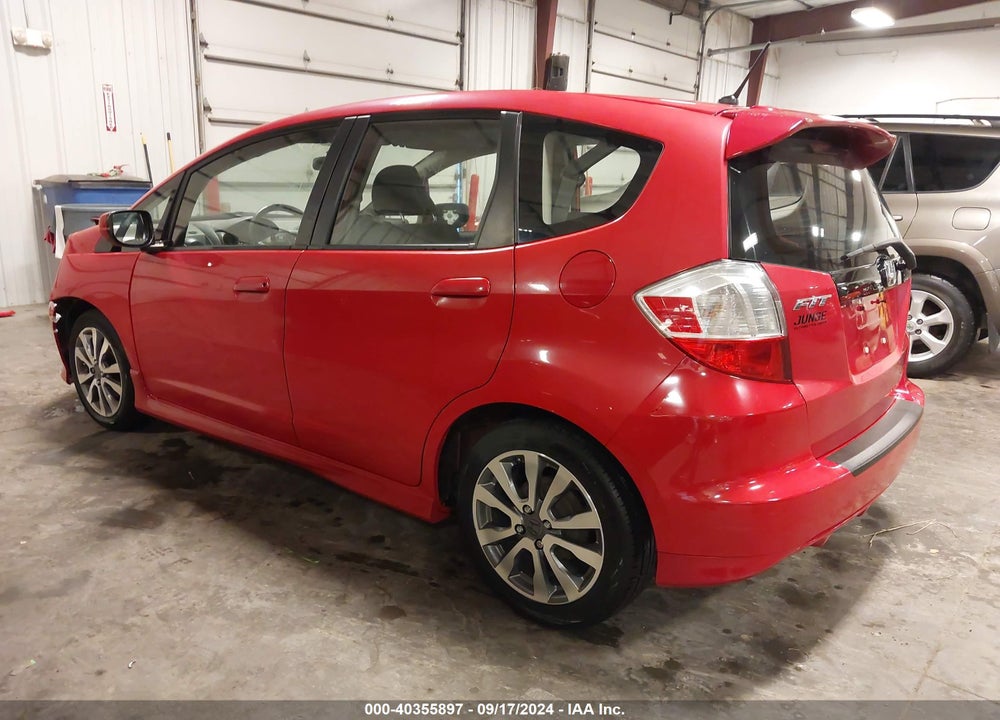 2013 HONDA FIT SPORT VIN: JHMGE8H56DC009478