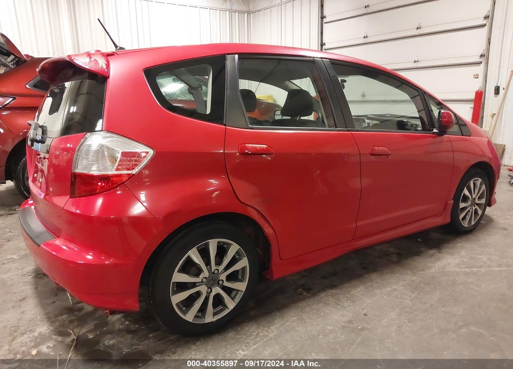 2013 HONDA FIT SPORT VIN: JHMGE8H56DC009478