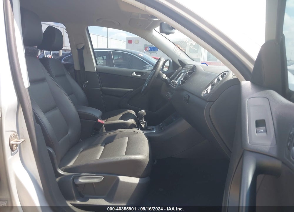 2016 VOLKSWAGEN TIGUAN S VIN: WVGAV7AX9GW596397