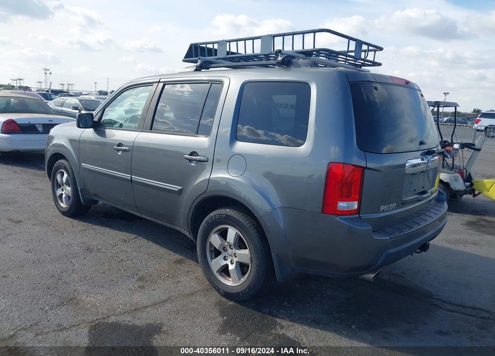 2011 HONDA PILOT EX-L VIN: 5FNYF4H74BB089215