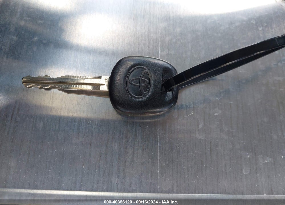 2008 TOYOTA COROLLA S VIN: 1NXBR32E28Z023952