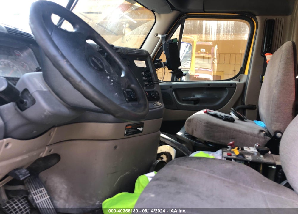2014 FREIGHTLINER CASCADIA 125 VIN: 3AKJGEDV8ESFJ5899