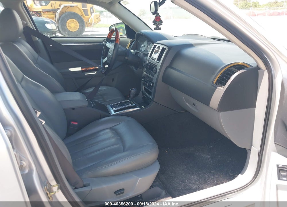 2005 CHRYSLER 300C VIN: 2C3JA63H25H101067