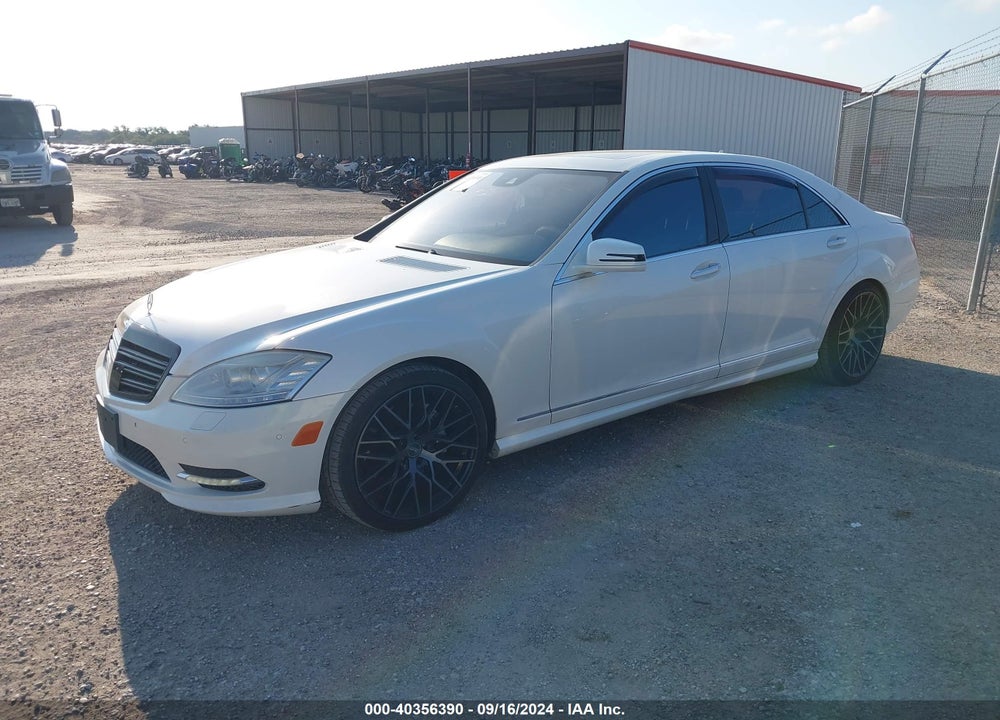 2011 MERCEDES-BENZ S 550 VIN: WDDNG7BB7BA404893
