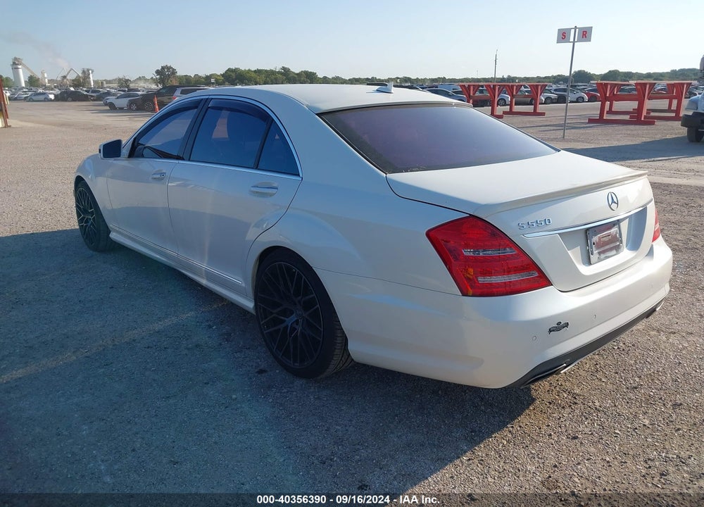 2011 MERCEDES-BENZ S 550 VIN: WDDNG7BB7BA404893