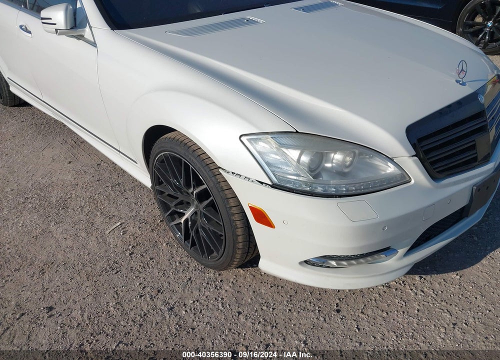 2011 MERCEDES-BENZ S 550 VIN: WDDNG7BB7BA404893