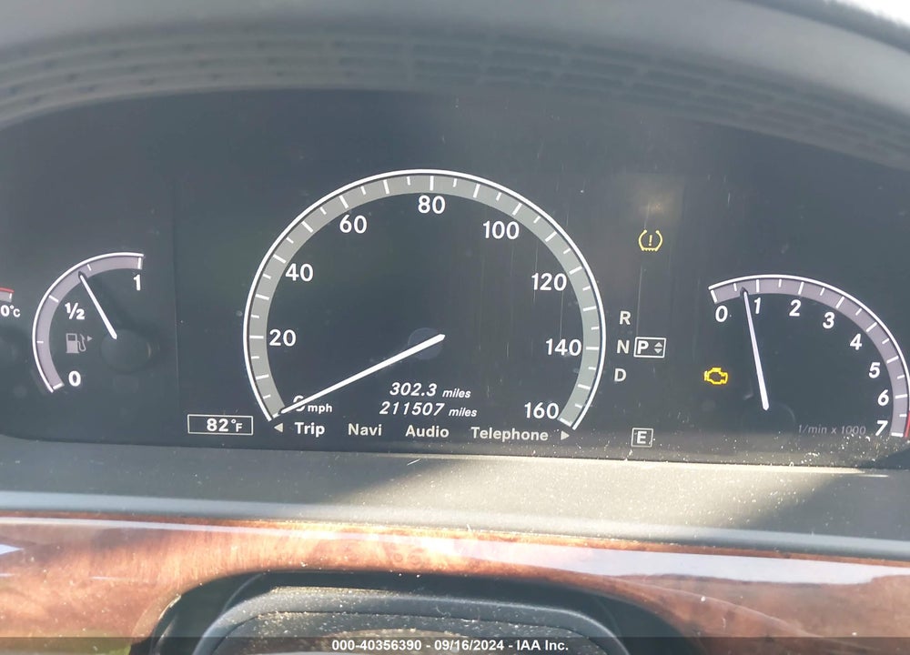 2011 MERCEDES-BENZ S 550 VIN: WDDNG7BB7BA404893