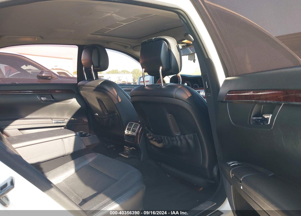 2011 MERCEDES-BENZ S 550 VIN: WDDNG7BB7BA404893