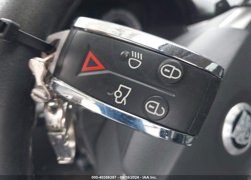 2010 JAGUAR XF PREMIUM VIN: SAJWA0GB7ALR76096