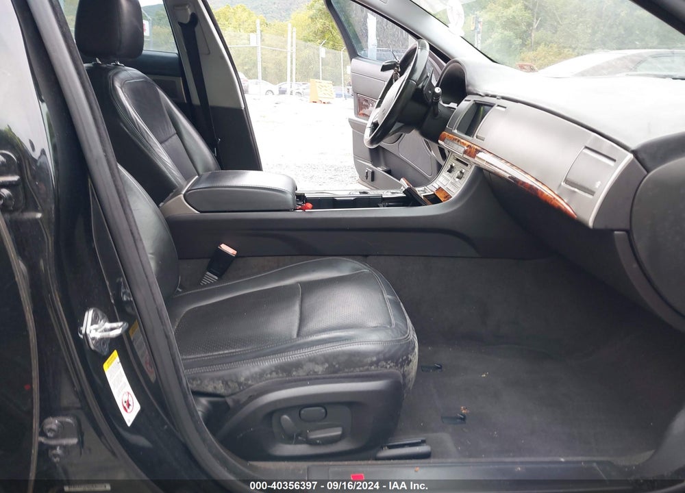 2010 JAGUAR XF PREMIUM VIN: SAJWA0GB7ALR76096