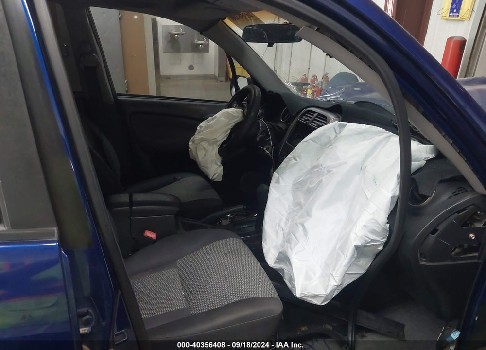 2004 TOYOTA RAV4 VIN: JTEGD20V840014353