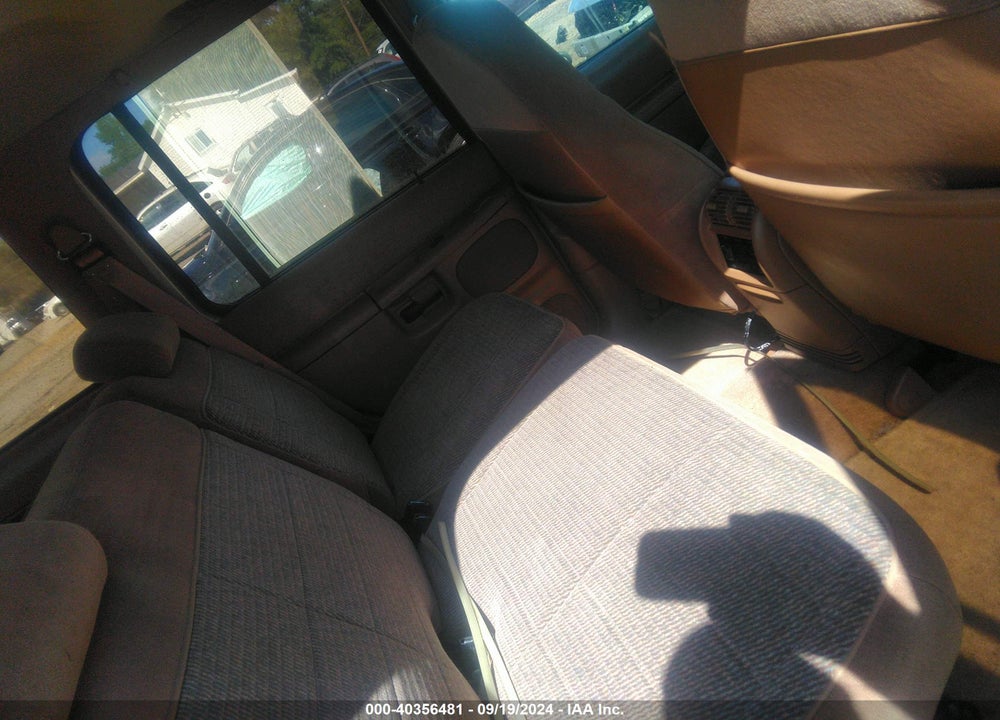 1996 FORD EXPLORER VIN: 1FMDU32P2TZA24197
