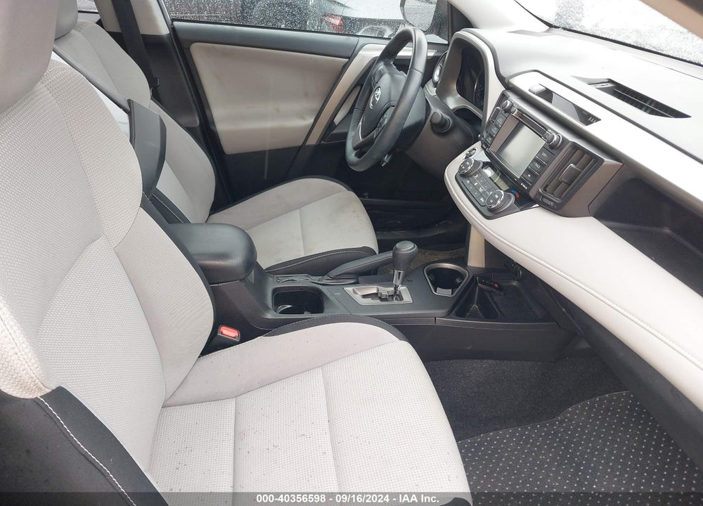 2018 TOYOTA RAV4 XLE VIN: 2T3WFREV2JW441157