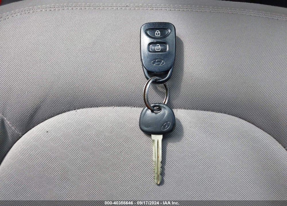 2010 HYUNDAI TUCSON GLS VIN: KM8JT3AC9AU076599