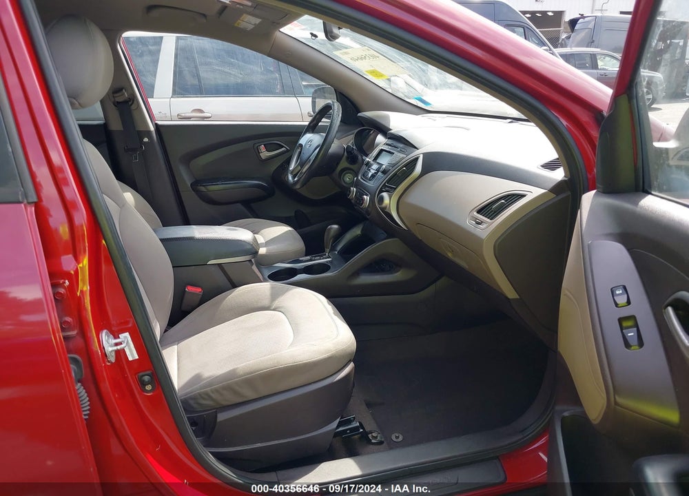 2010 HYUNDAI TUCSON GLS VIN: KM8JT3AC9AU076599
