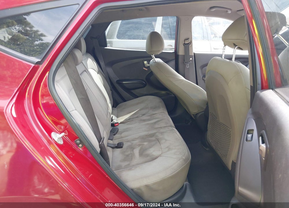2010 HYUNDAI TUCSON GLS VIN: KM8JT3AC9AU076599