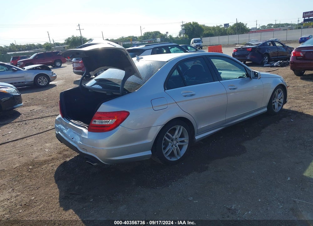 2012 MERCEDES-BENZ C 300 LUXURY 4MATIC/SPORT 4MATIC VIN: WDDGF8BB5CR229371