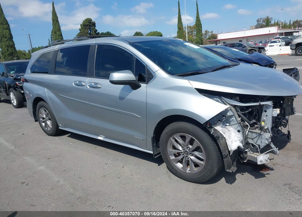 2021 TOYOTA SIENNA XLE VIN: 5TDYRKEC8MS072638