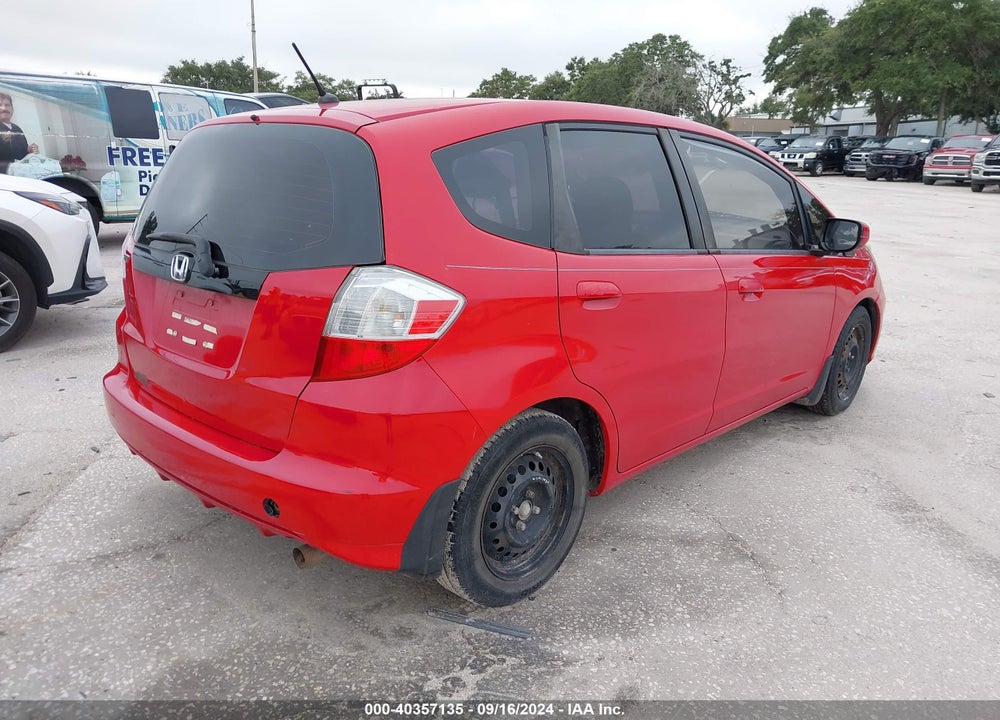 2013 HONDA FIT VIN: JHMGE8H31DC003263