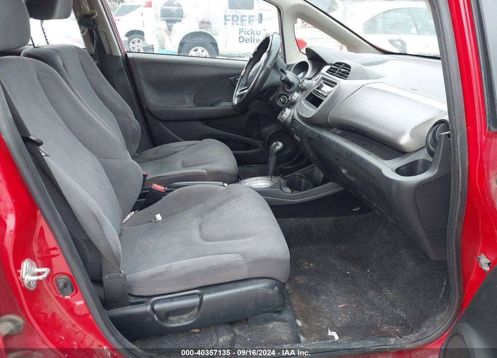 2013 HONDA FIT VIN: JHMGE8H31DC003263