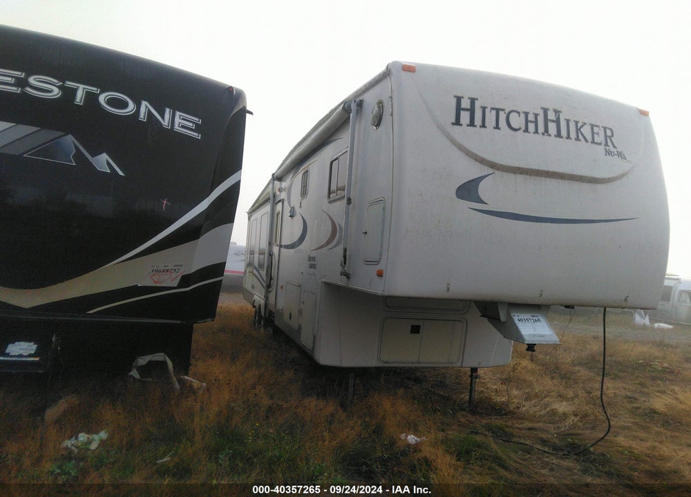 2005 NU-WA HITCHHIKER 5TH WHEEL TRAVEL TRAILER VIN: 1NW32DR005D075358
